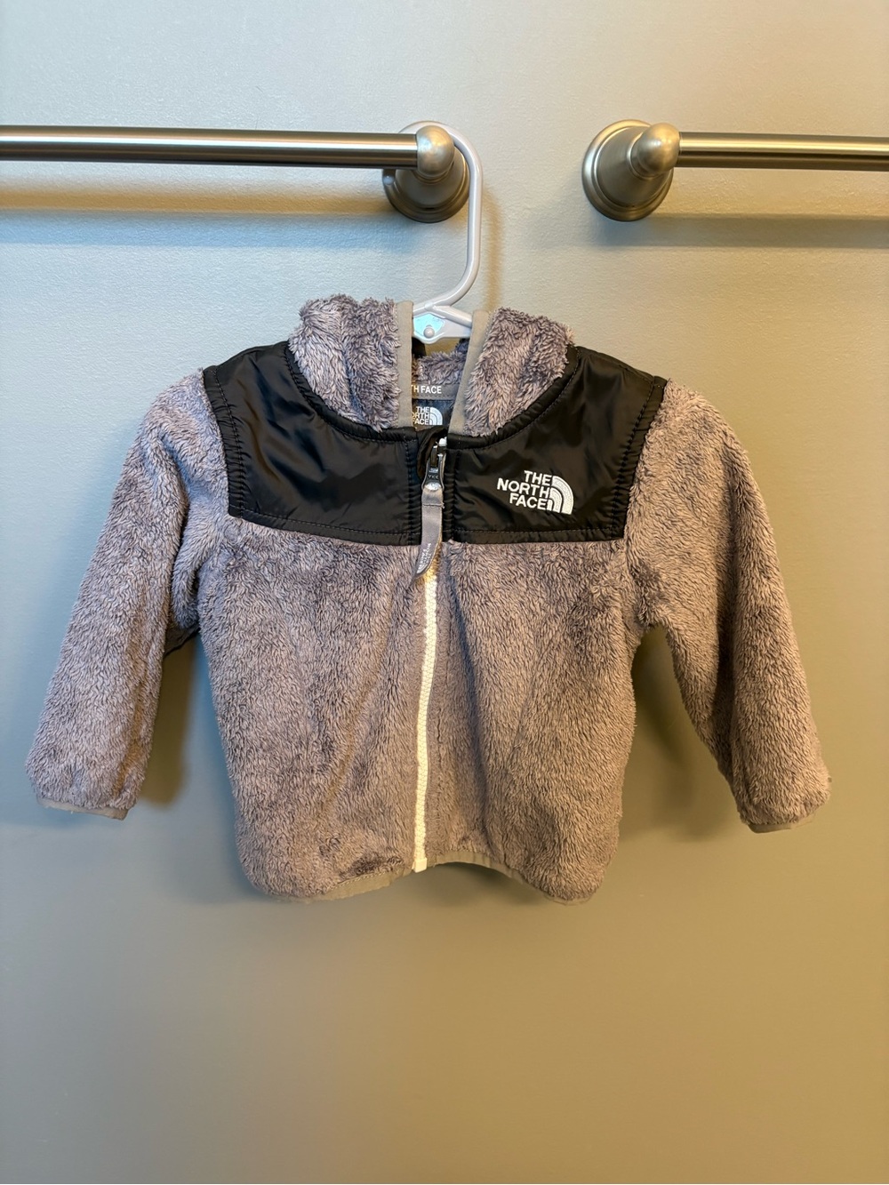 Gray infant The North Face Oso hooded fleece full zip jacket 6-12 months